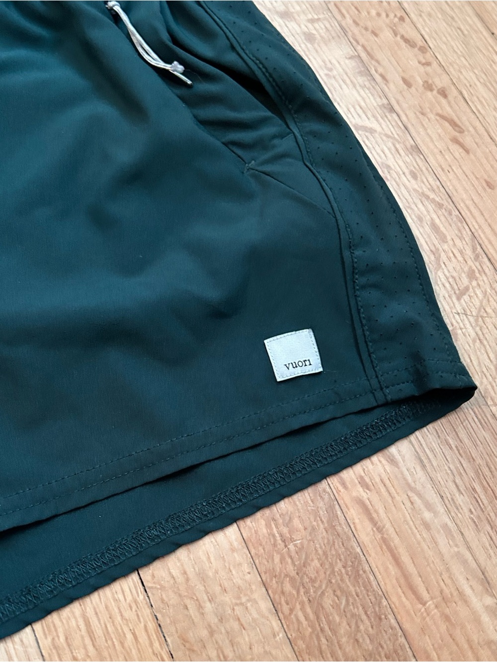 Vuori Dash Shorts 3” Forest Green Elastic Waist Size Small - Picture 2 of 6